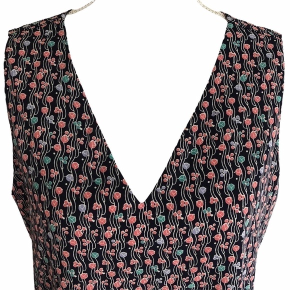 Pleione V-Neck Sleeveless Pullover Blouse Medium - Picture 4 of 9